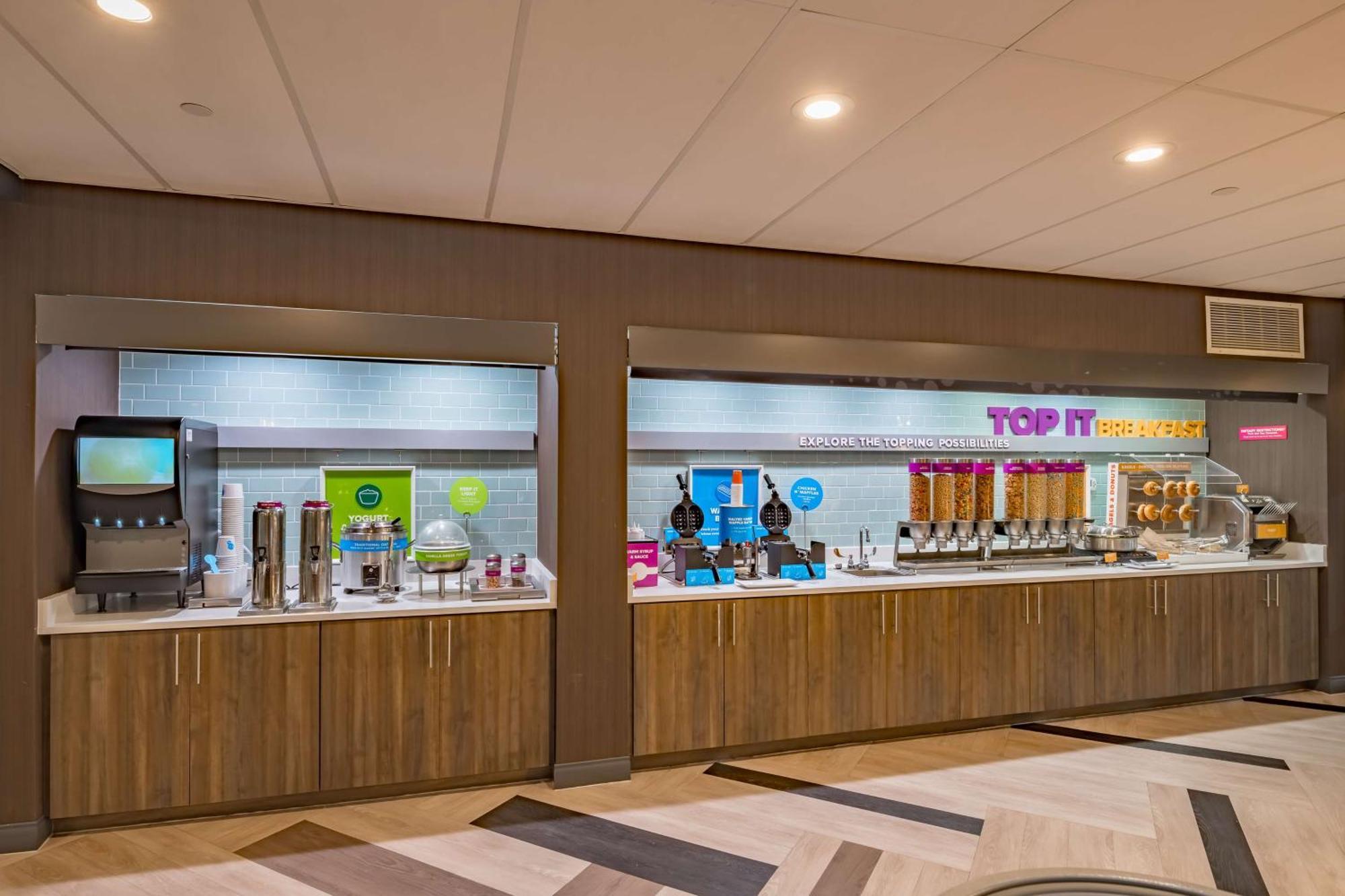 加兰德理查森希尔顿Tru酒店 外观 照片